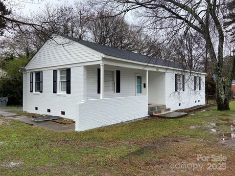 3701 Tipperary Place Charlotte NC 28215