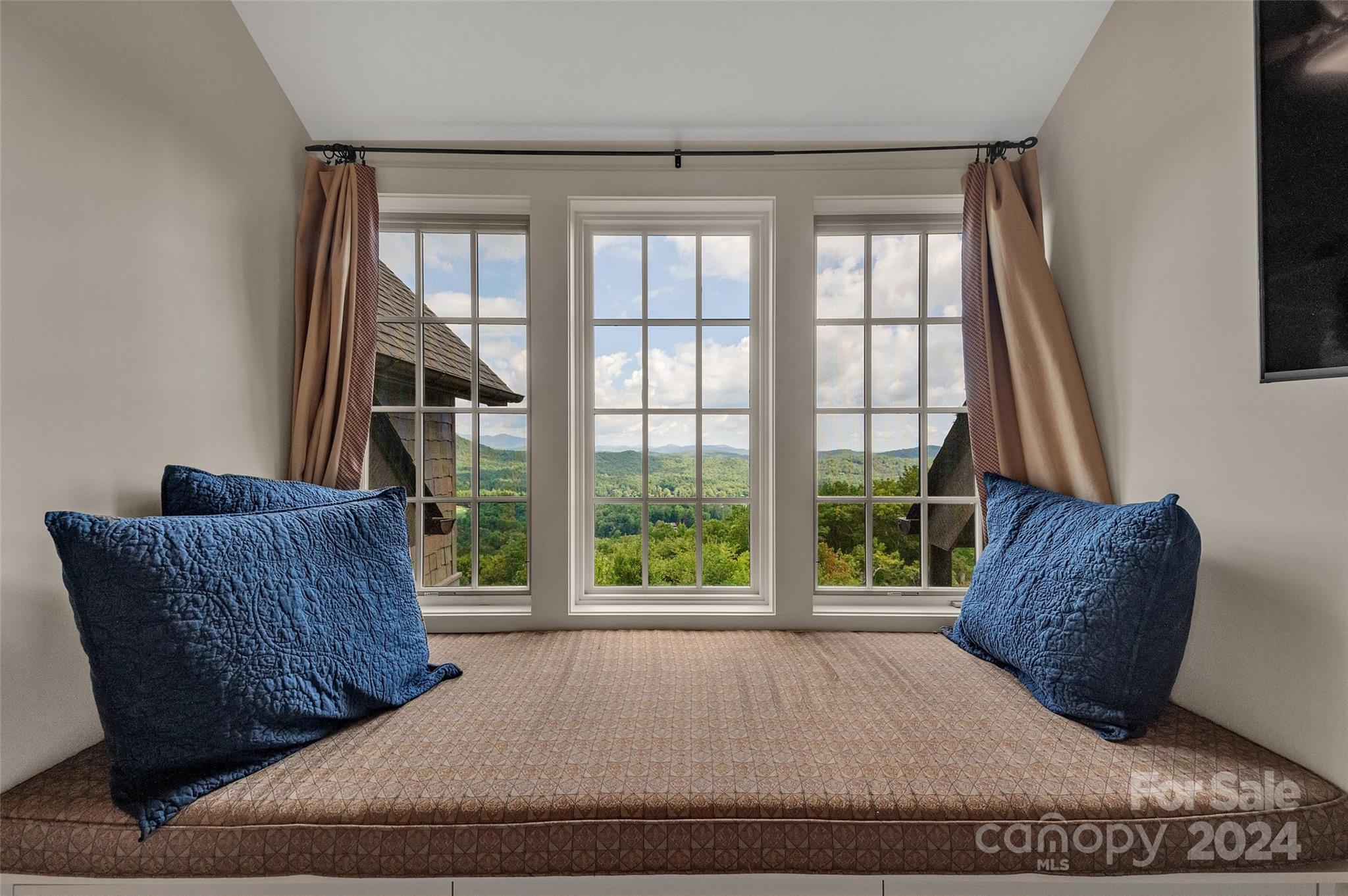 Lake Toxaway Estates - Residential