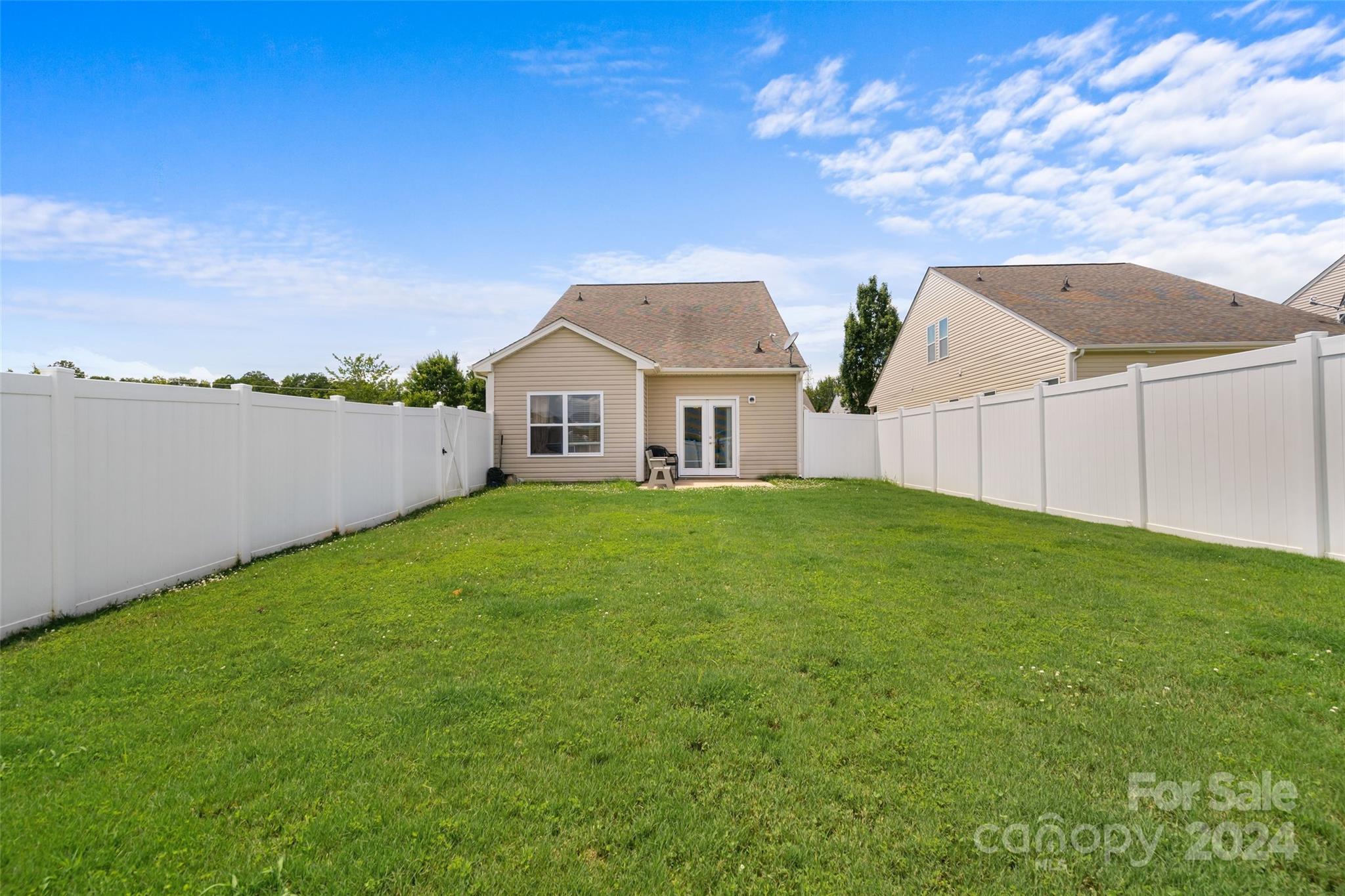 Newport Lakes - Residential