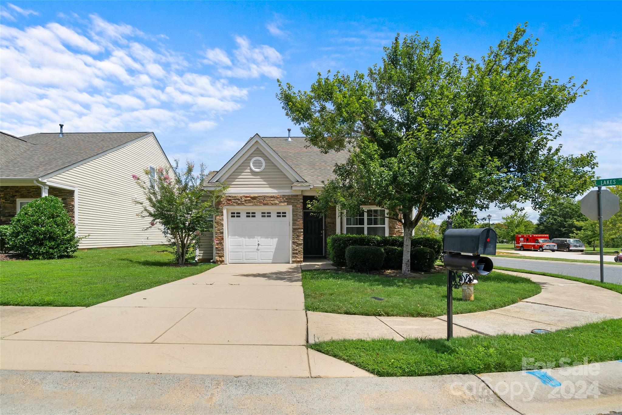 Newport Lakes - Residential