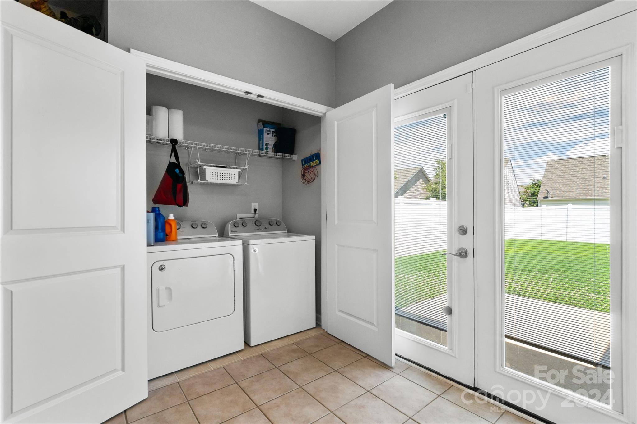 Newport Lakes - Residential