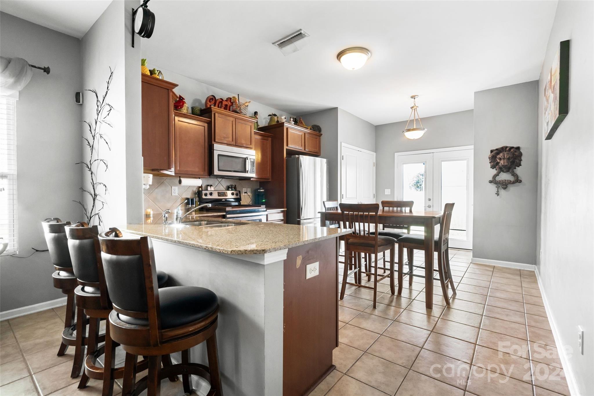 Newport Lakes - Residential