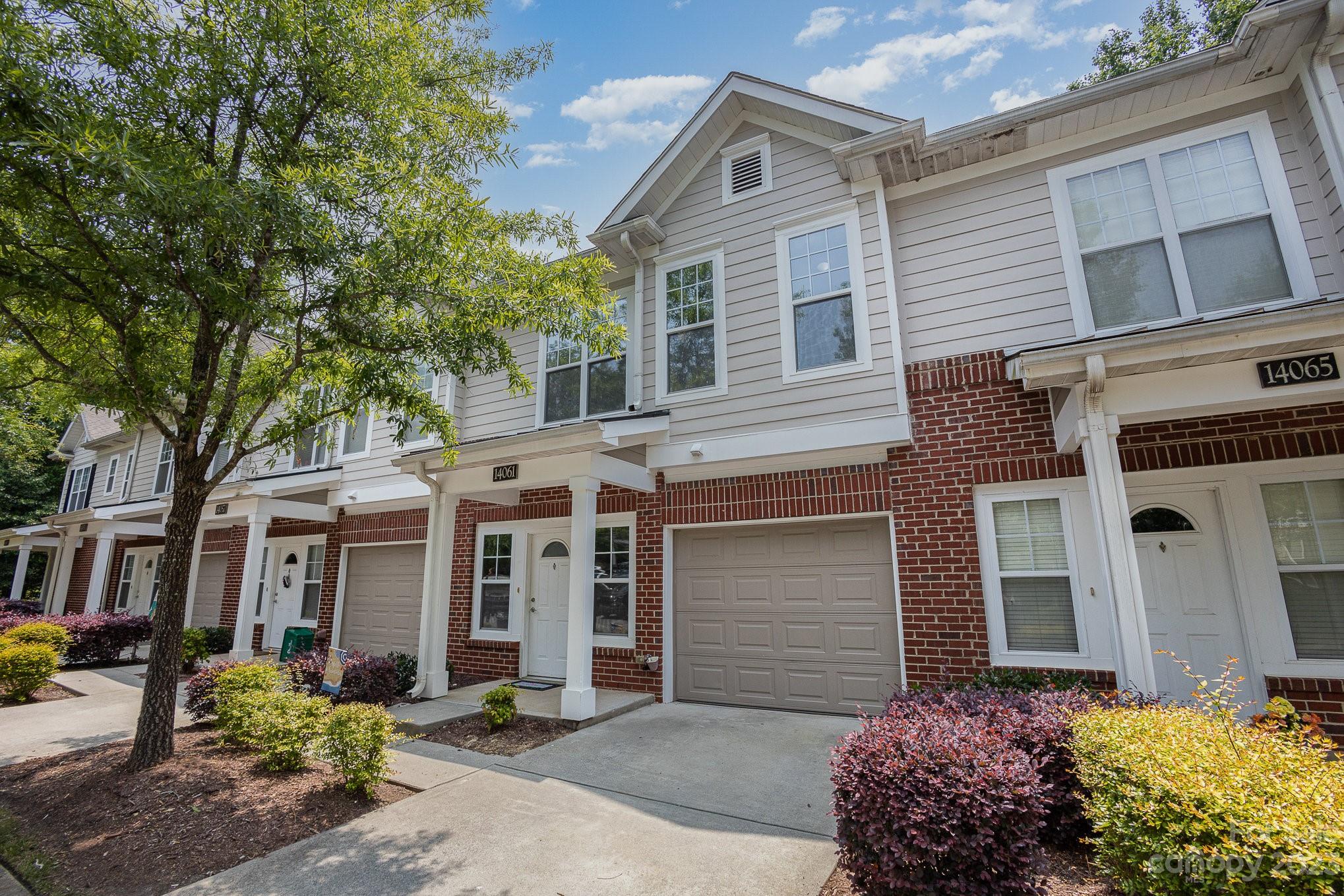 Coventry Court Townhomes - Residential