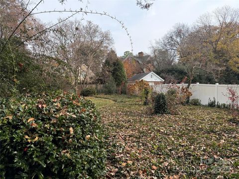 Photo of 2629 Sharon Road, Charlotte, NC 28211 (MLS # 4328244)