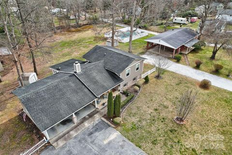 A home in Hendersonville