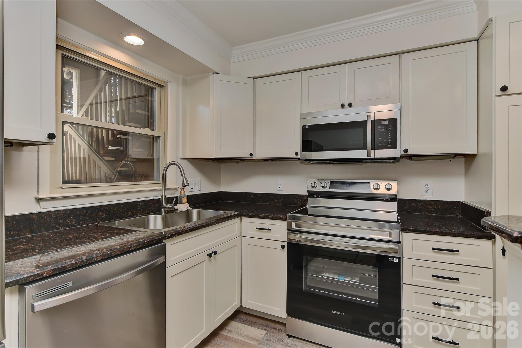 Emerald Point - Residential