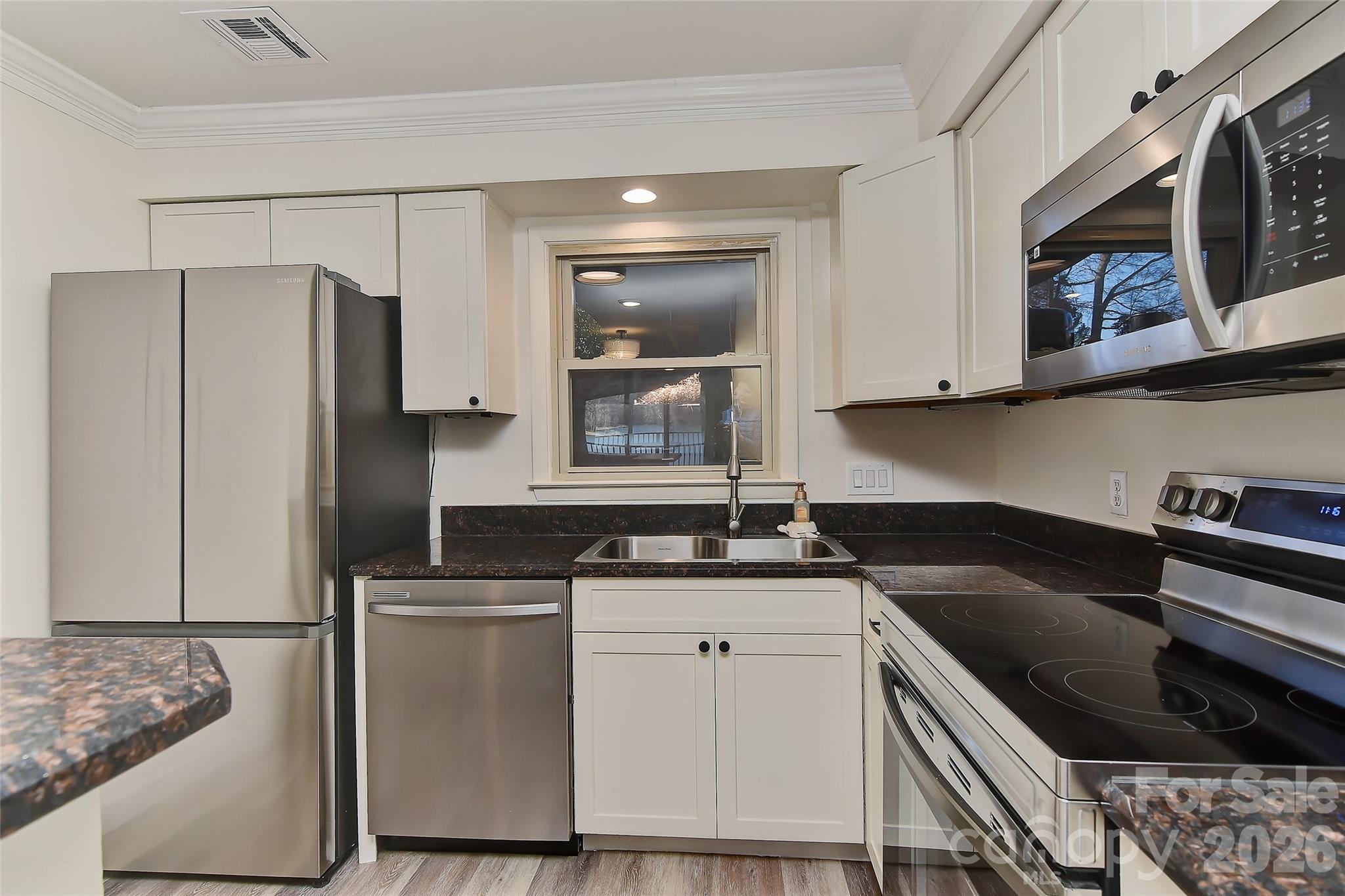 7332 Lakefront Drive 4