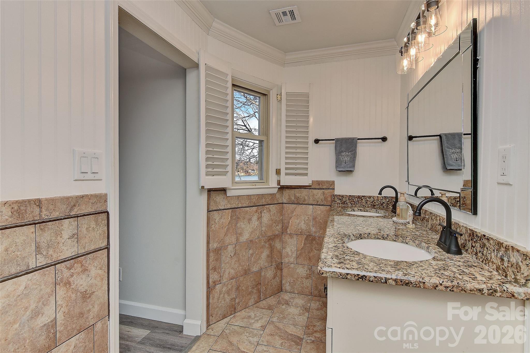 Emerald Point - Residential