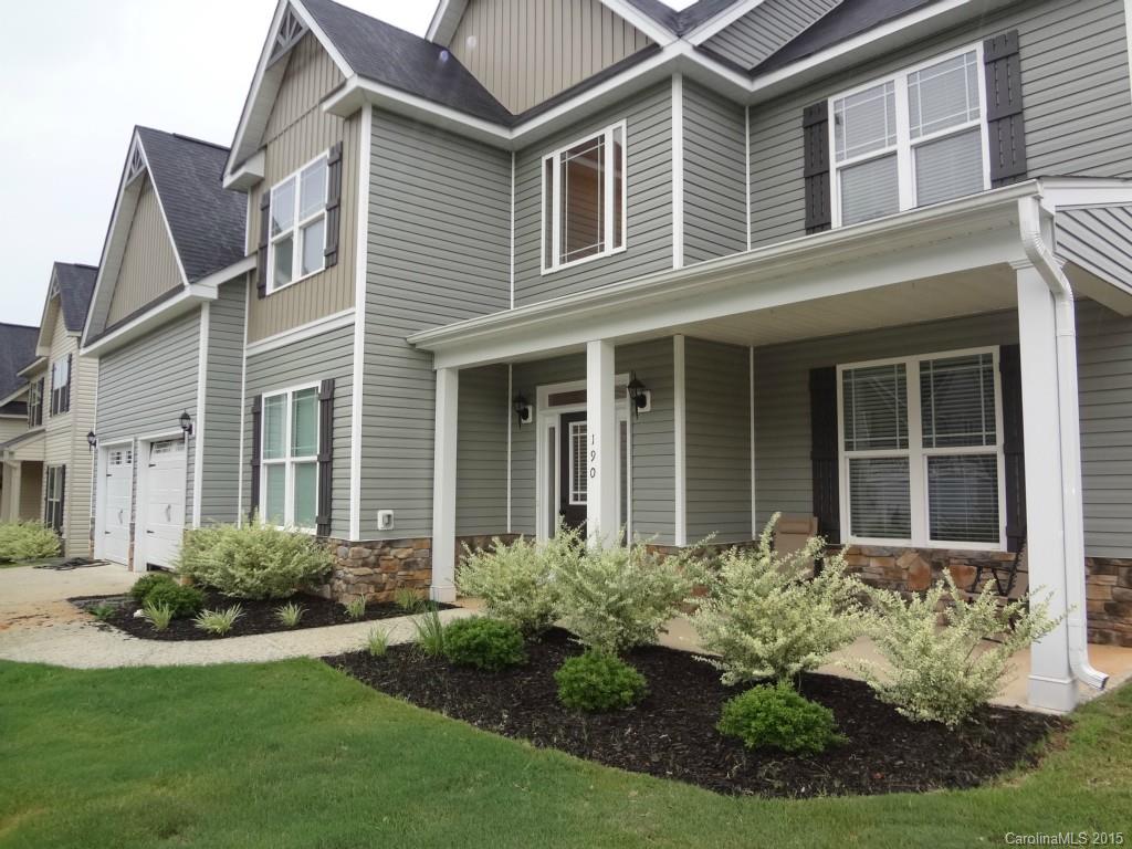 Oaks on Main - Residential