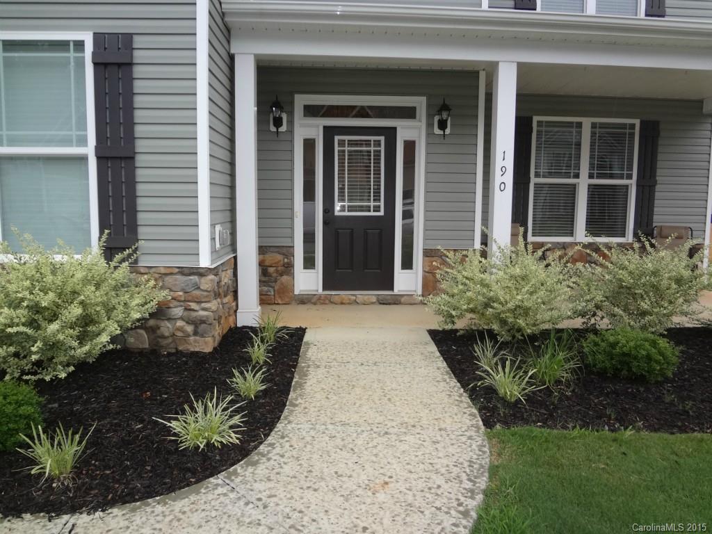 Oaks on Main - Residential