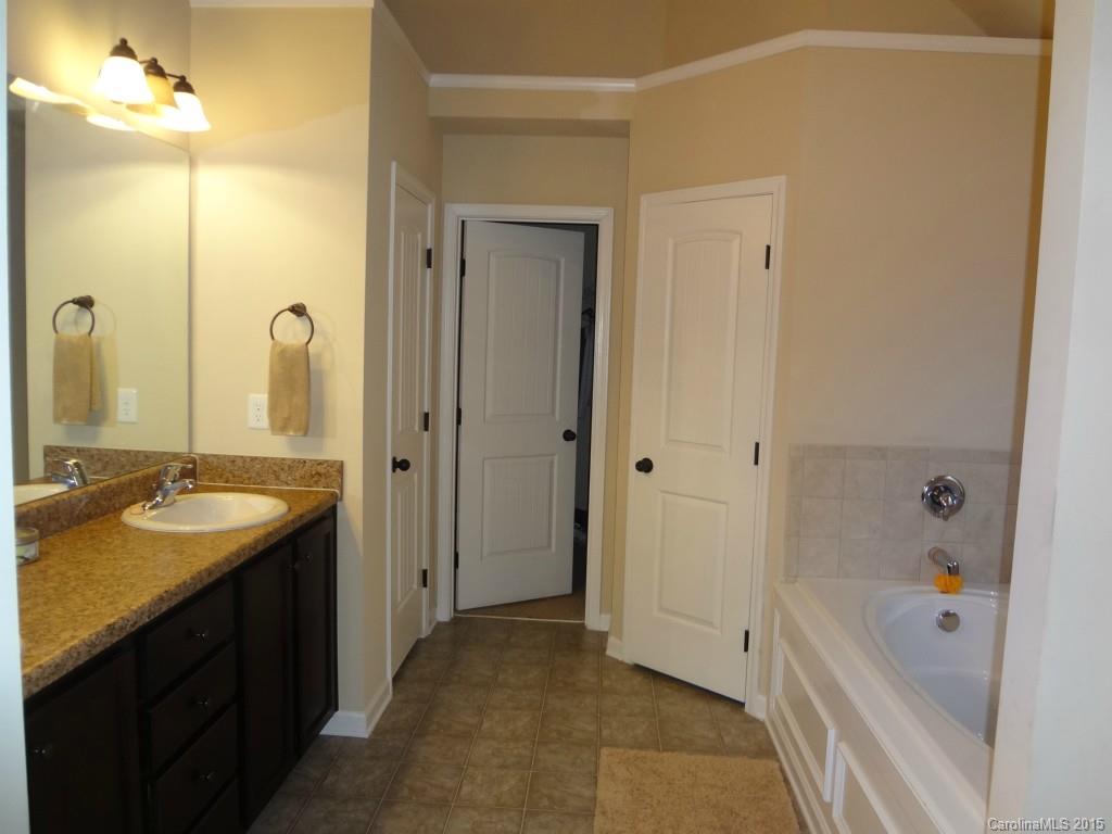 Oaks on Main - Residential
