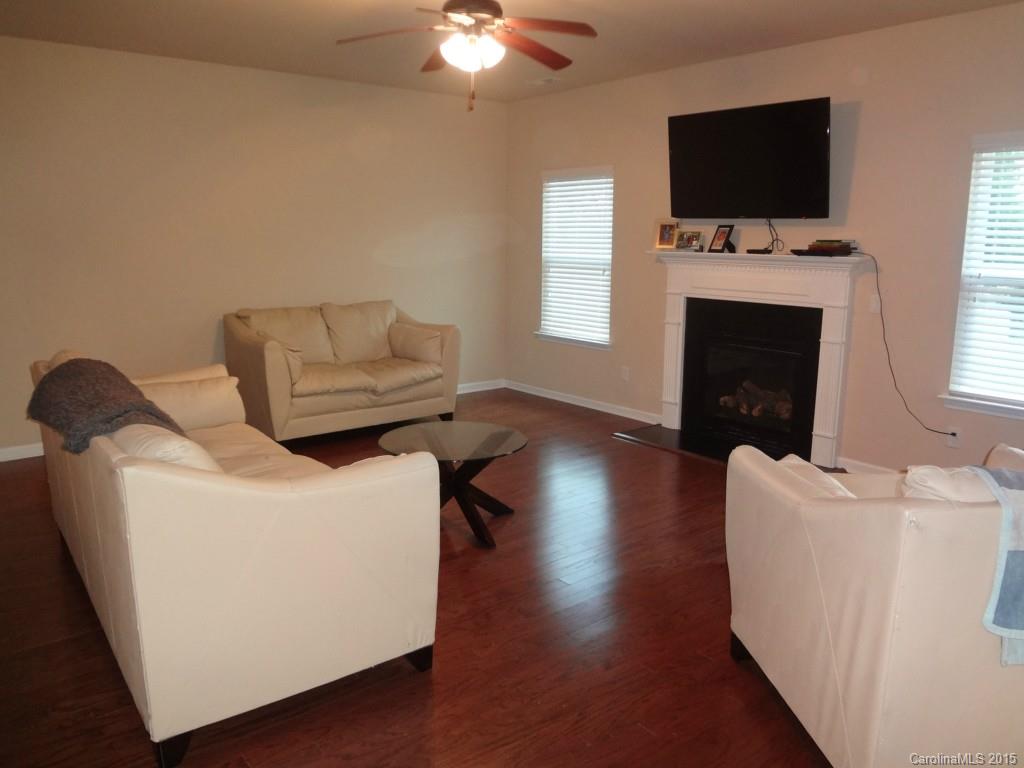 Oaks on Main - Residential