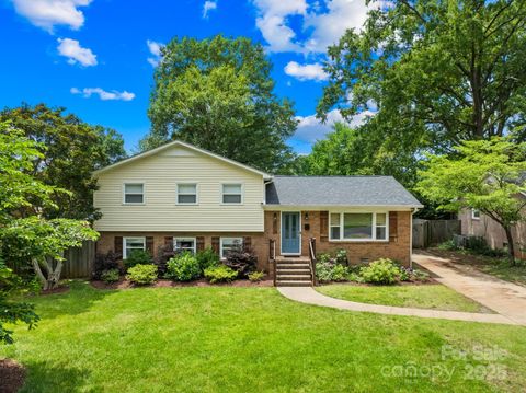 2919 Dunaire Drive Charlotte NC 28205