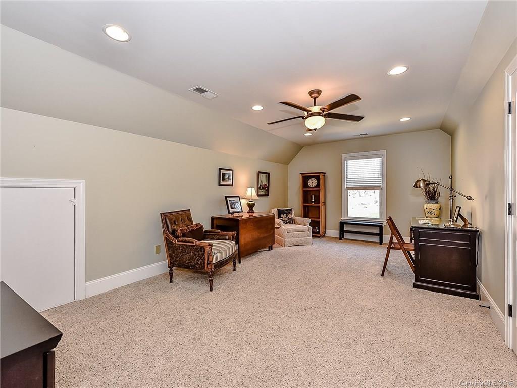 Huntington Ridge - Residential