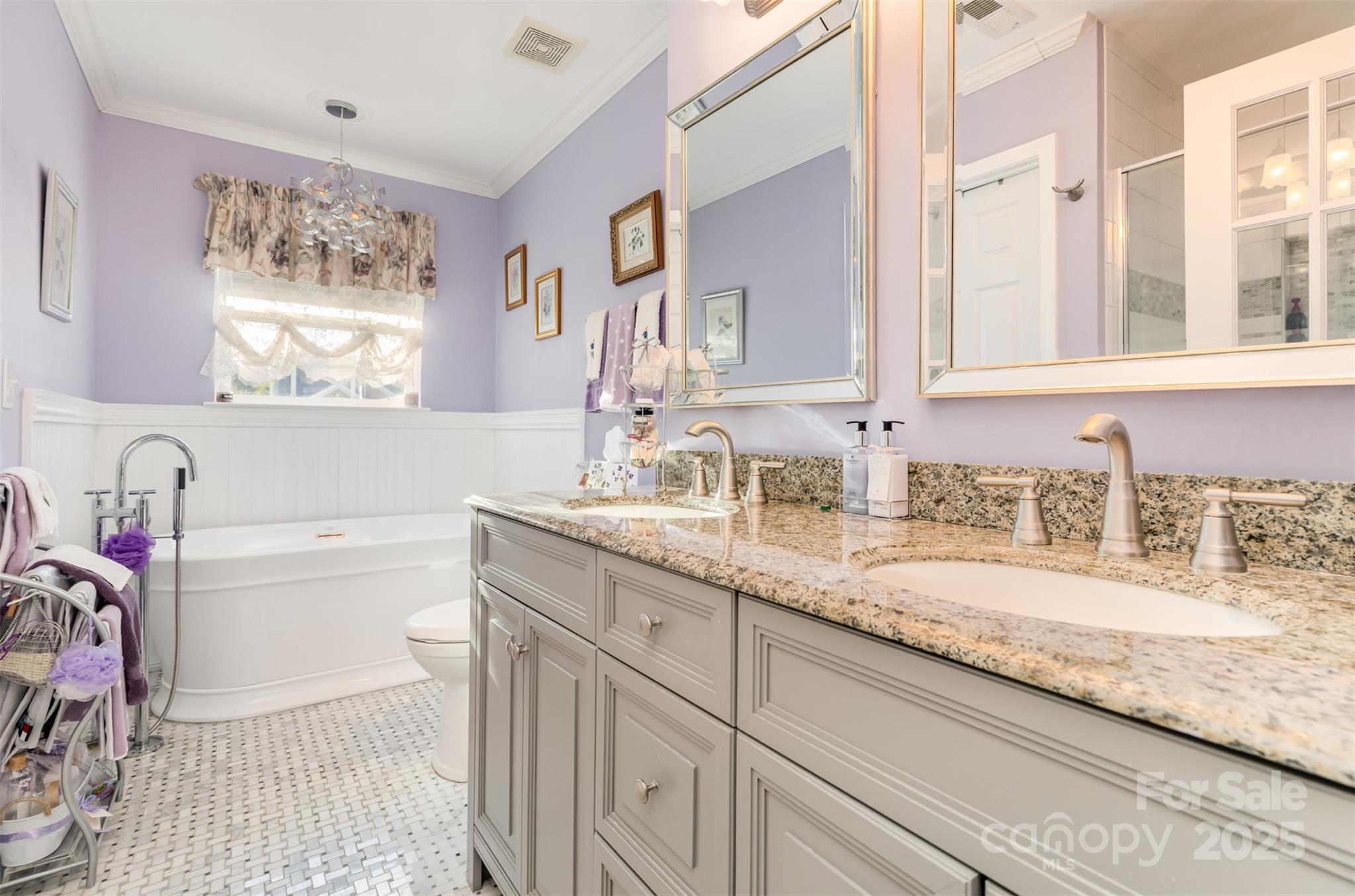 Charlotte, North Carolina 28269, United States, 5 Bedrooms Bedrooms, ,4 BathroomsBathrooms,Residential,Active,228770