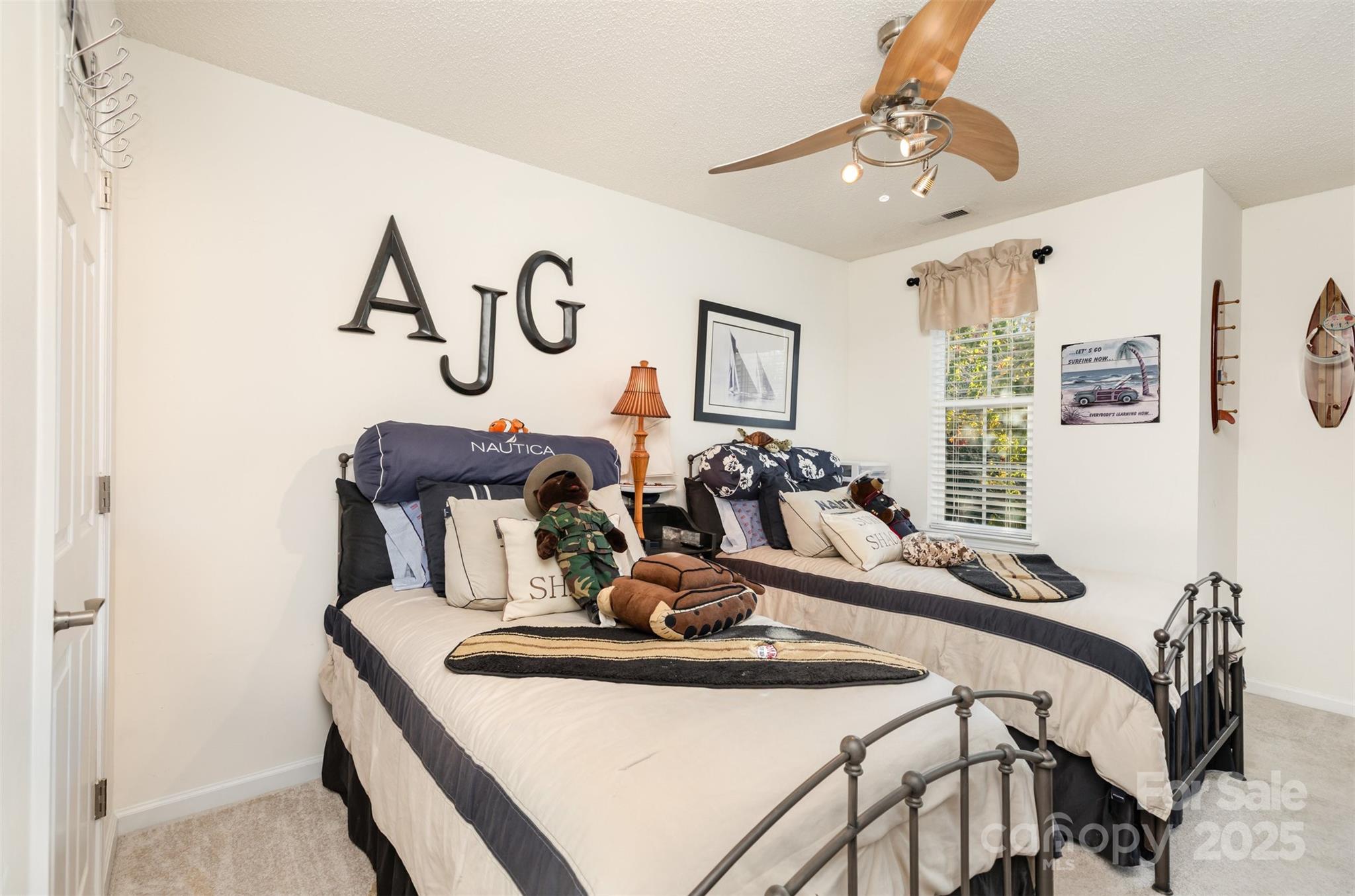 Charlotte, North Carolina 28269, United States, 5 Bedrooms Bedrooms, ,4 BathroomsBathrooms,Residential,Active,228770