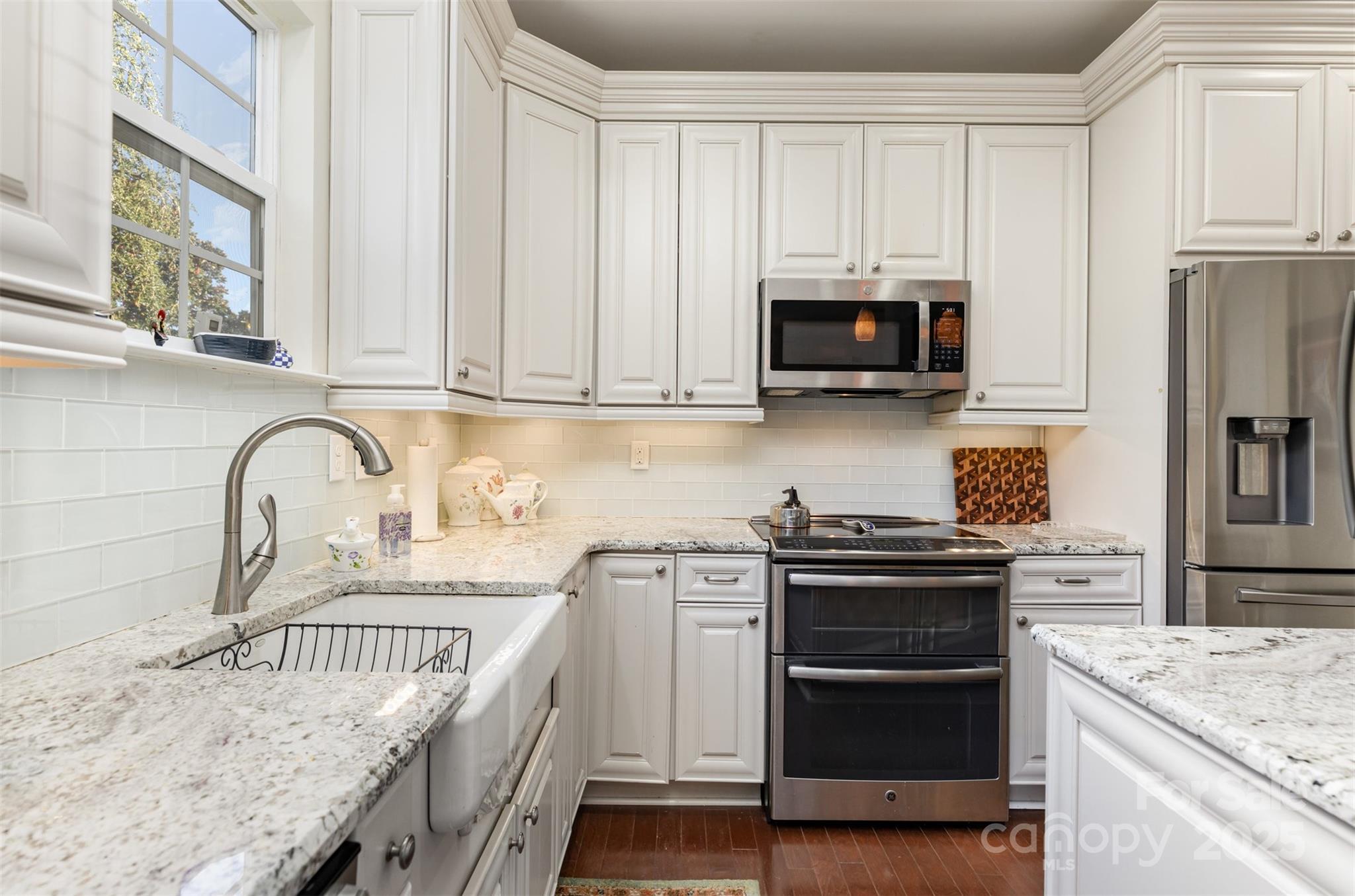 Charlotte, North Carolina 28269, United States, 5 Bedrooms Bedrooms, ,4 BathroomsBathrooms,Residential,Active,228770