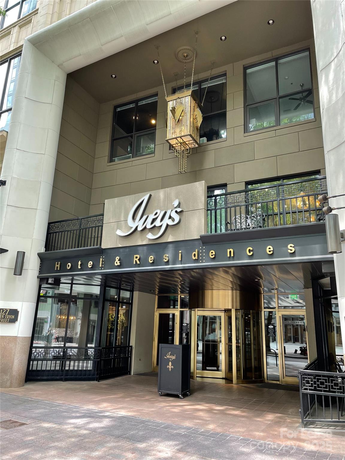 127 N Tryon Street 608