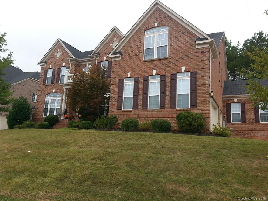 Beautiful all brick two-story home for rent in the Palisades. Open kitchen features work island, granite counter tops, double oven, and walk-in pantry.  Living area features two-story great room with fireplace, sunroom, and media/ game room.  Hardwoods in formal areas. Four spacious bedrooms upstairs.  Master suite has a large sitting room and two large walk-in closets. Lovely master bath has separate shower (with 2 shower heads) and jetted tub.  One bedroom has its own full bath.