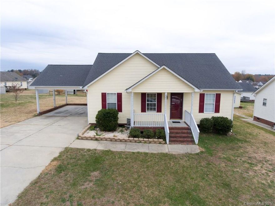 Hurry, This one wont last long! Adorable 3 BR/ 2Ba split bedroom Ranch located just minutes from I77. Vaulted ceilings hardwoods, fireplace, storage building, large yard and more! No HOA!