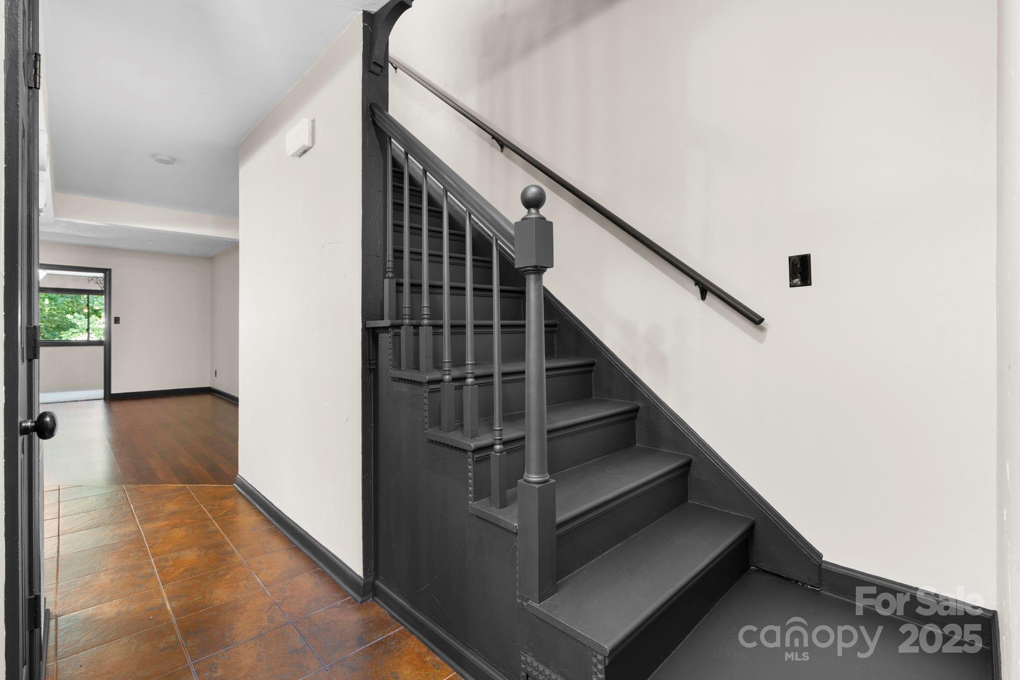 2705 N Center Street 78