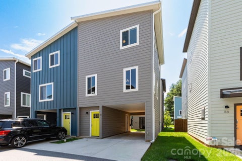 Photo of 56 W Cascade Street, Asheville, NC 28704 (MLS # 4413479)