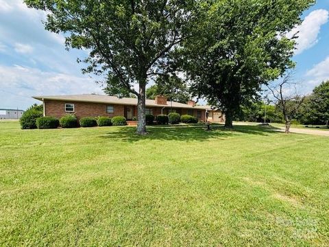 549 Piney Ridge Road Forest City NC 28043
