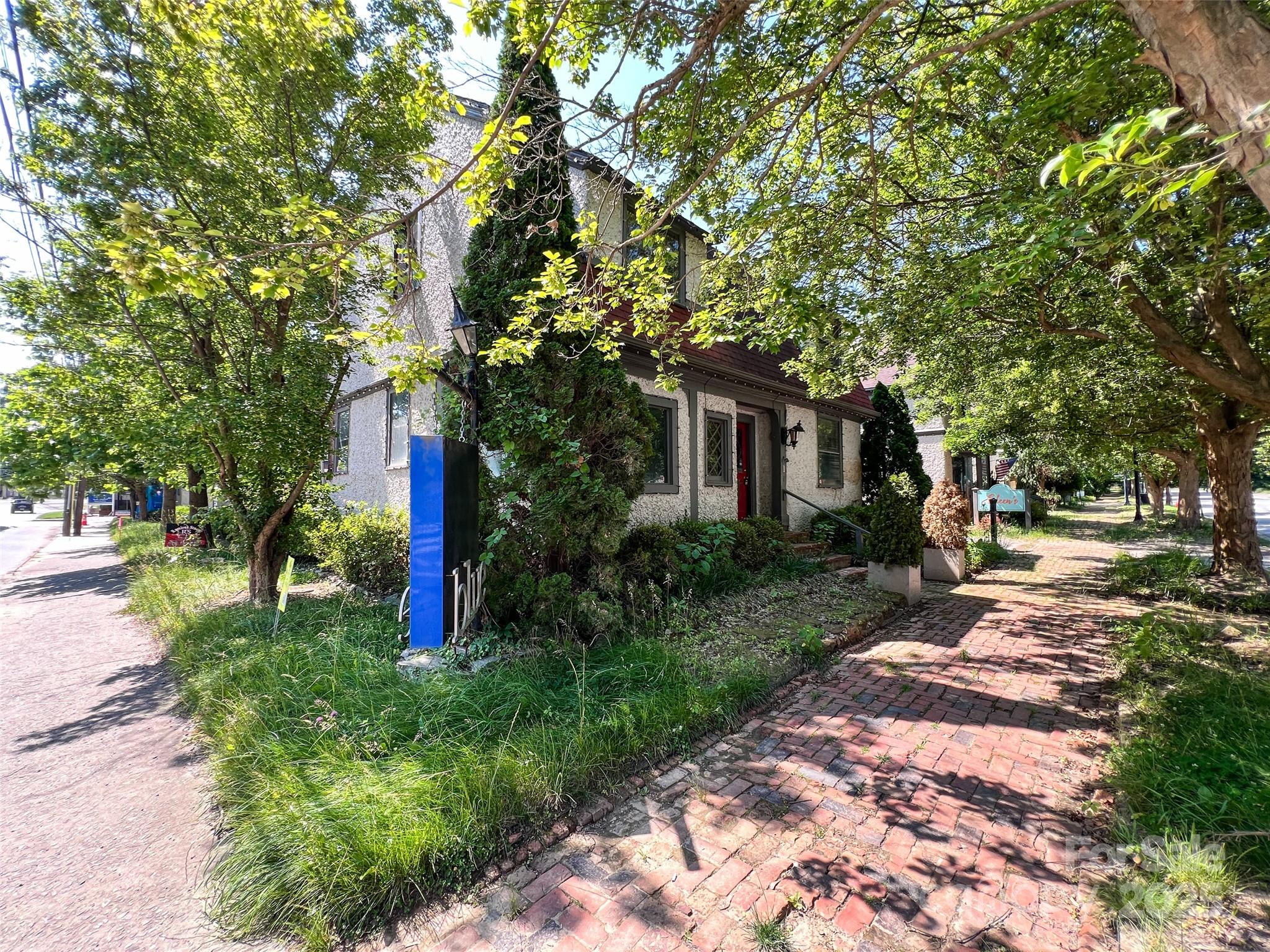 1 Swan Street