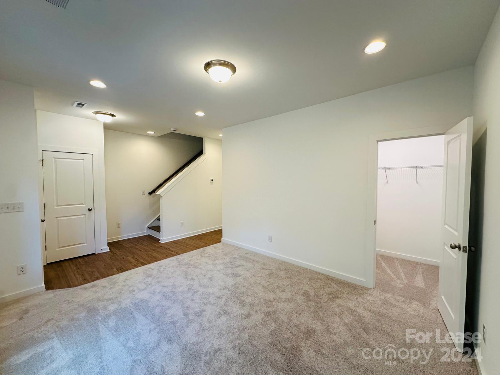 Royall Townes - Residential Lease