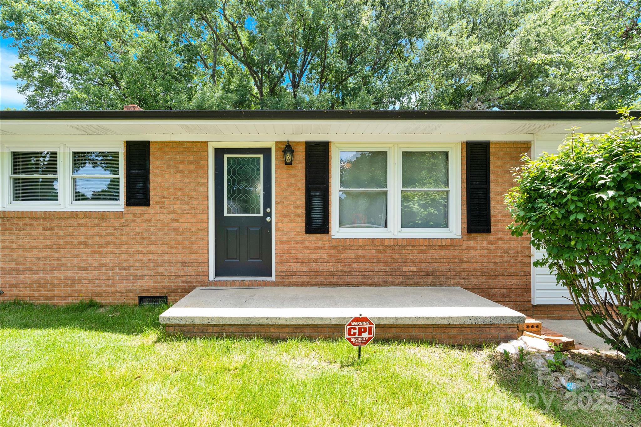 501 Kingfield Drive SW