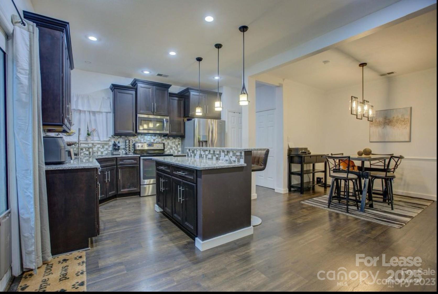 Charlotte, North Carolina 28217, United States, 3 Bedrooms Bedrooms, ,2 BathroomsBathrooms,Residential,Active,164370