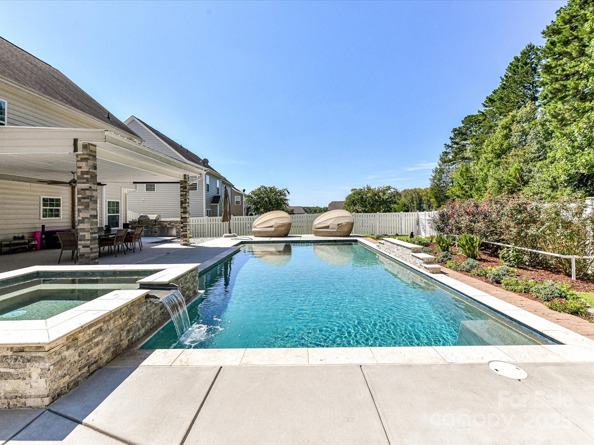 Waterford on the Rocky River - Residential