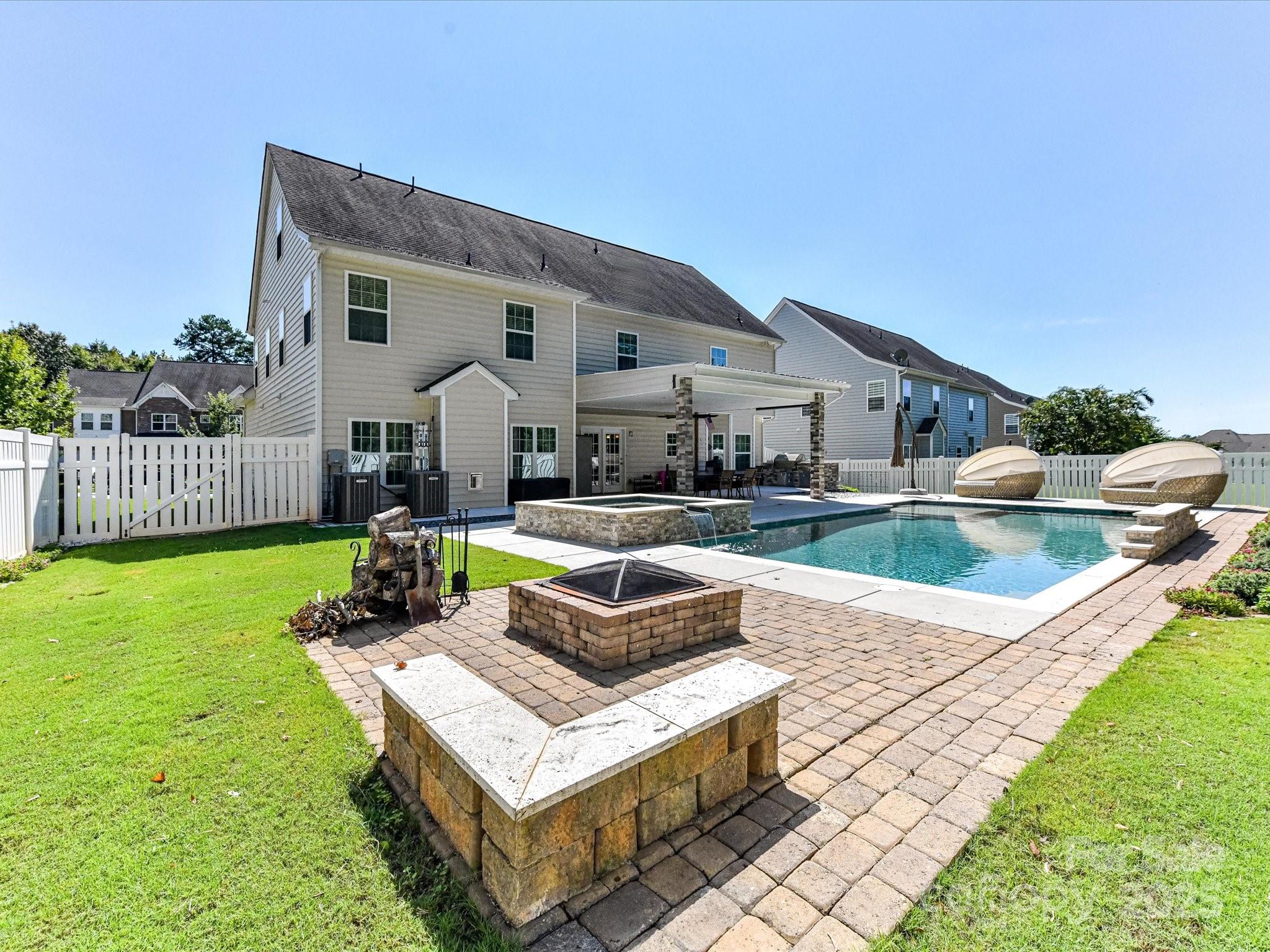 Waterford on the Rocky River - Residential