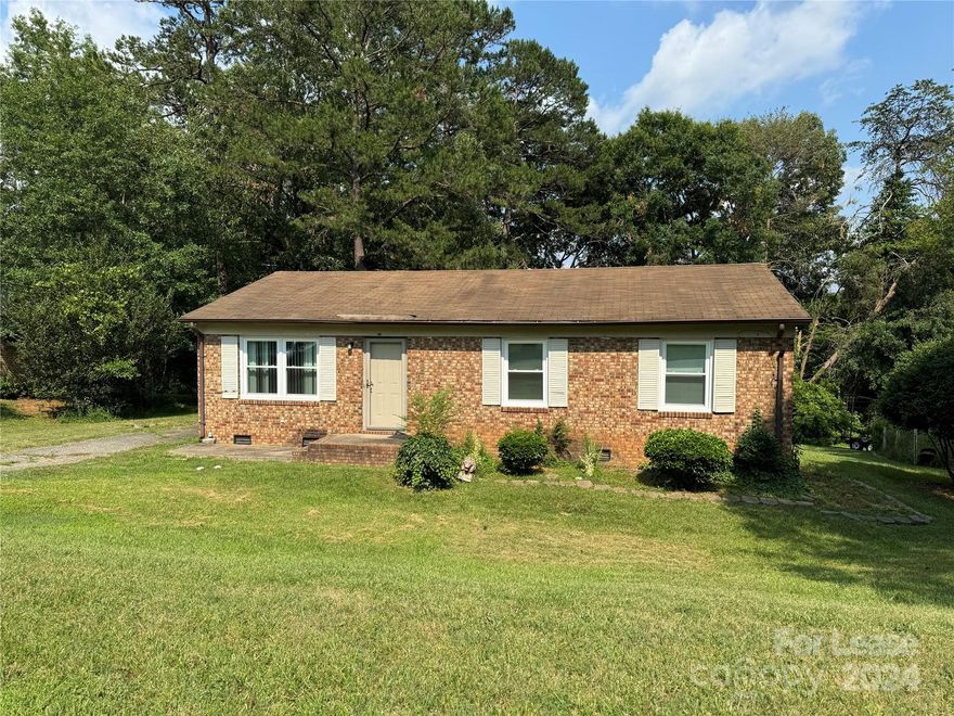All brick, ranch home for rent in Gastonia! Home features 2 bedrooms & 1 bath with a little over 1,000 square feet. Open living room that flows into eat-in kitchen, with plenty of cabinet space. Home does come with Courtesy Use Only Appliances, (refrigerator, electric range/oven & dishwasher). The laundry room is in the bathroom with washer & electric dryer hook-ups & dual vanity. Nice size main suite with large closet. *Pets are up to the owner's discretion with a $350 non-refundable per pet fee.