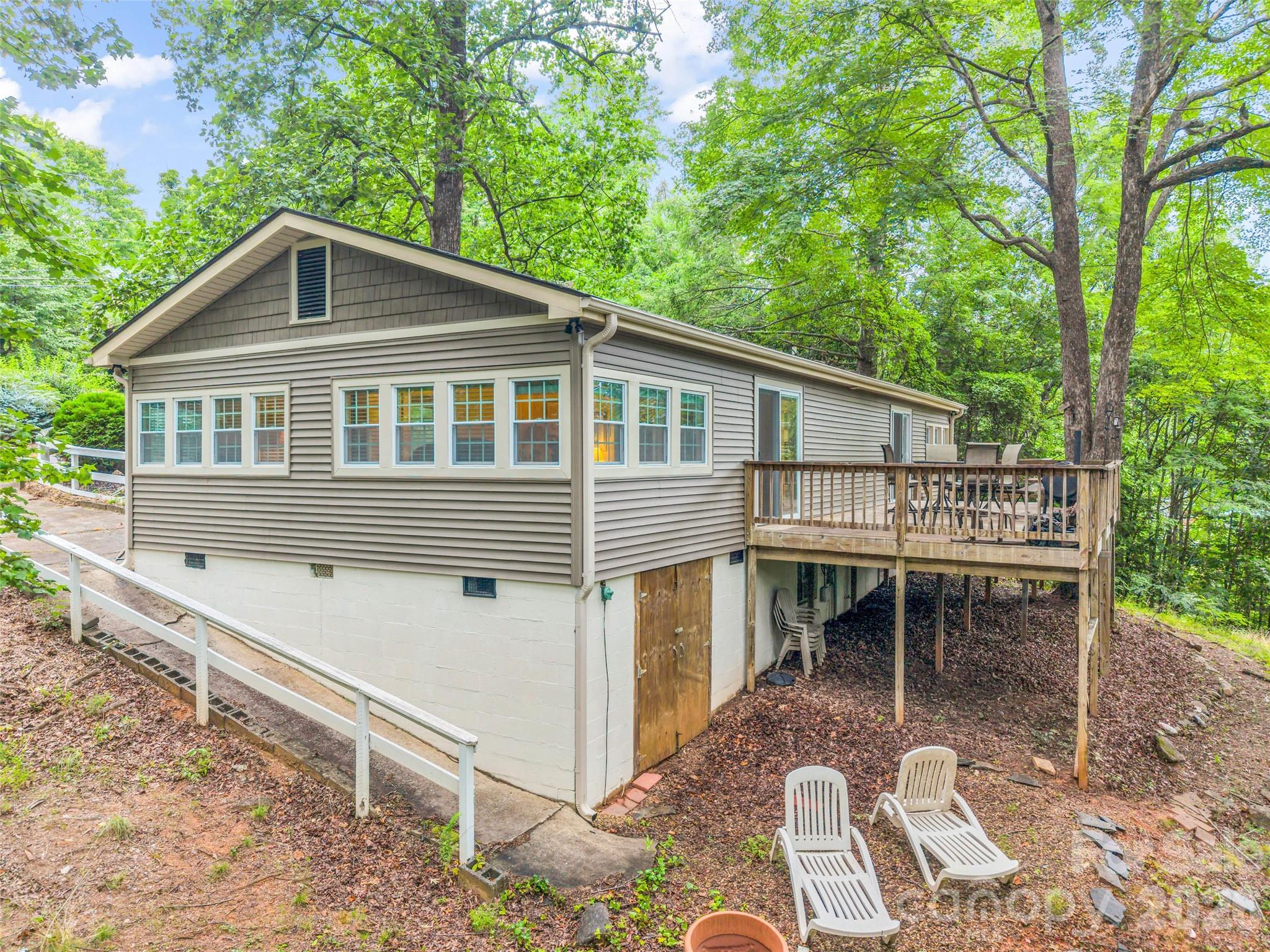 297 Chimney Cliffs Drive