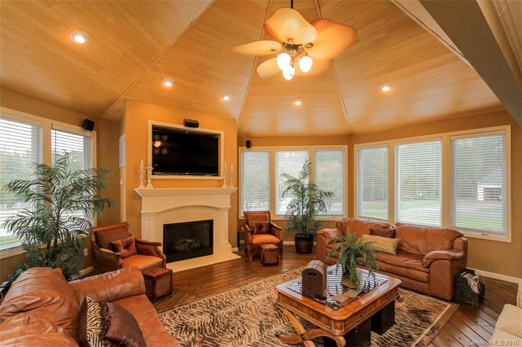 Woodland Hills - Residential