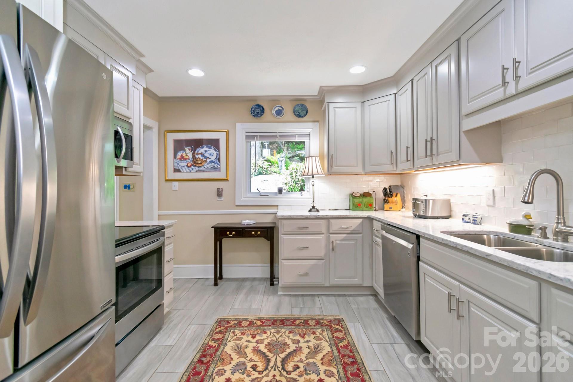 Country Club Estates - Residential