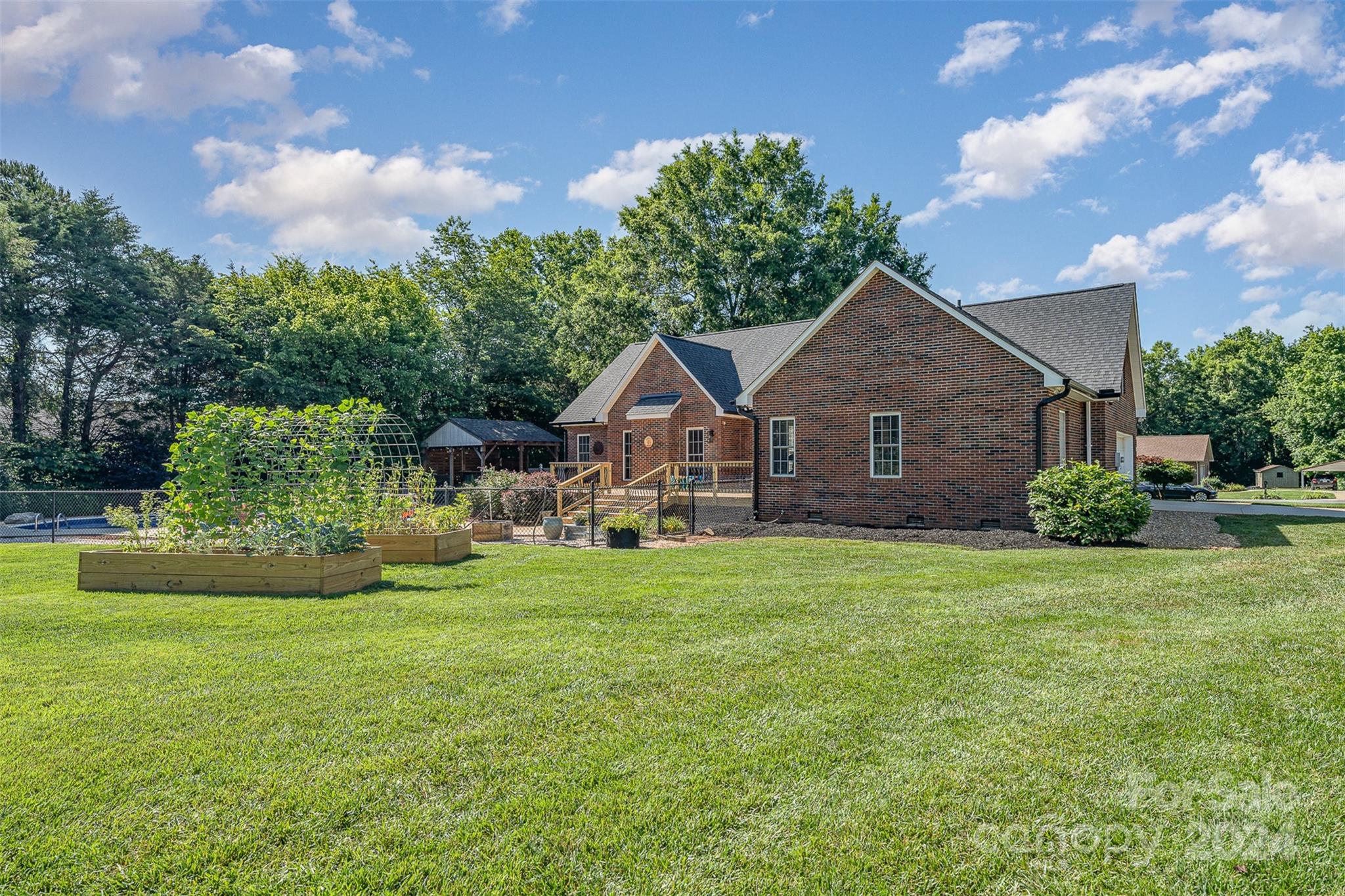 Larkin Sloan Estates - Residential