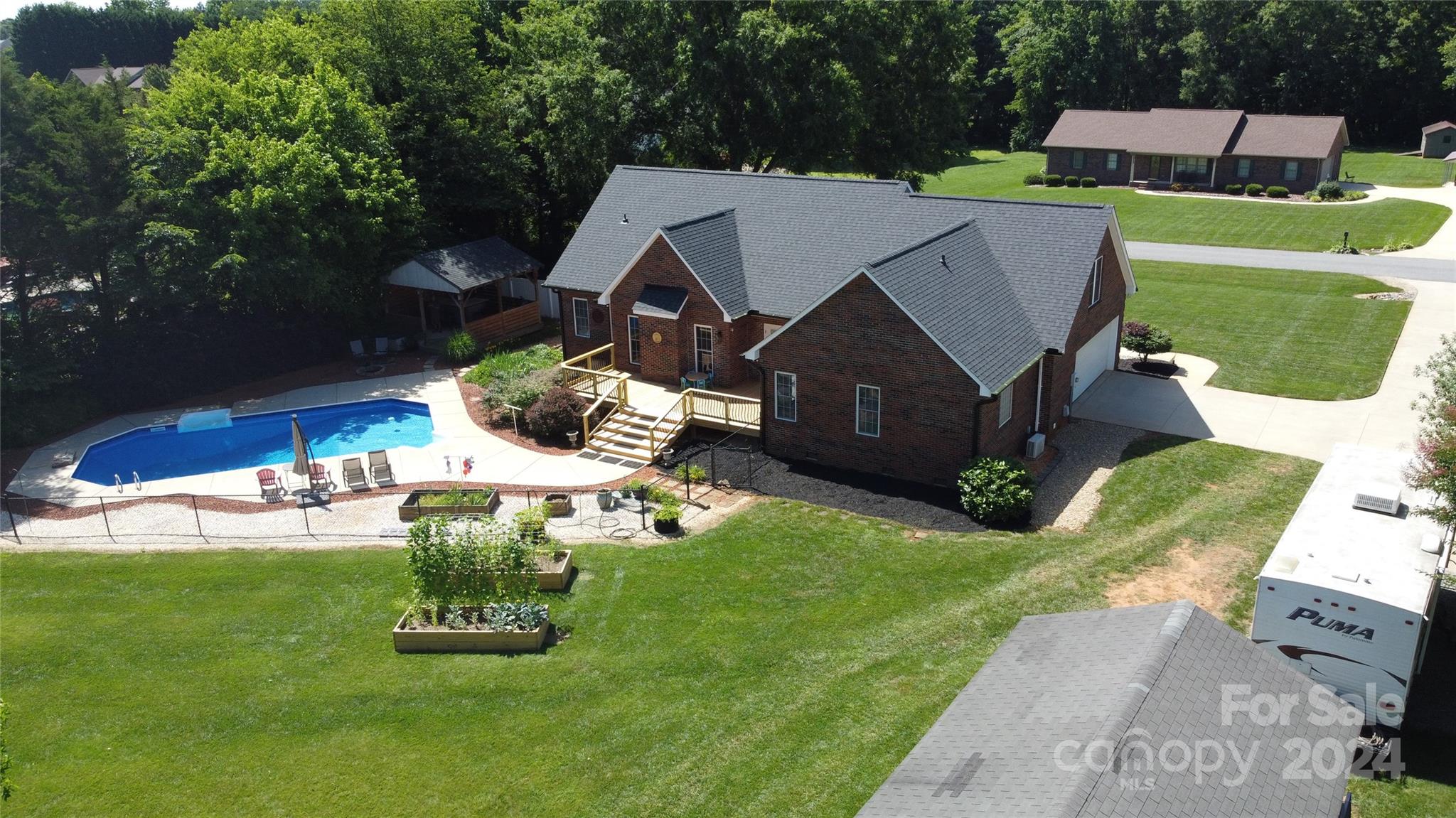 Larkin Sloan Estates - Residential