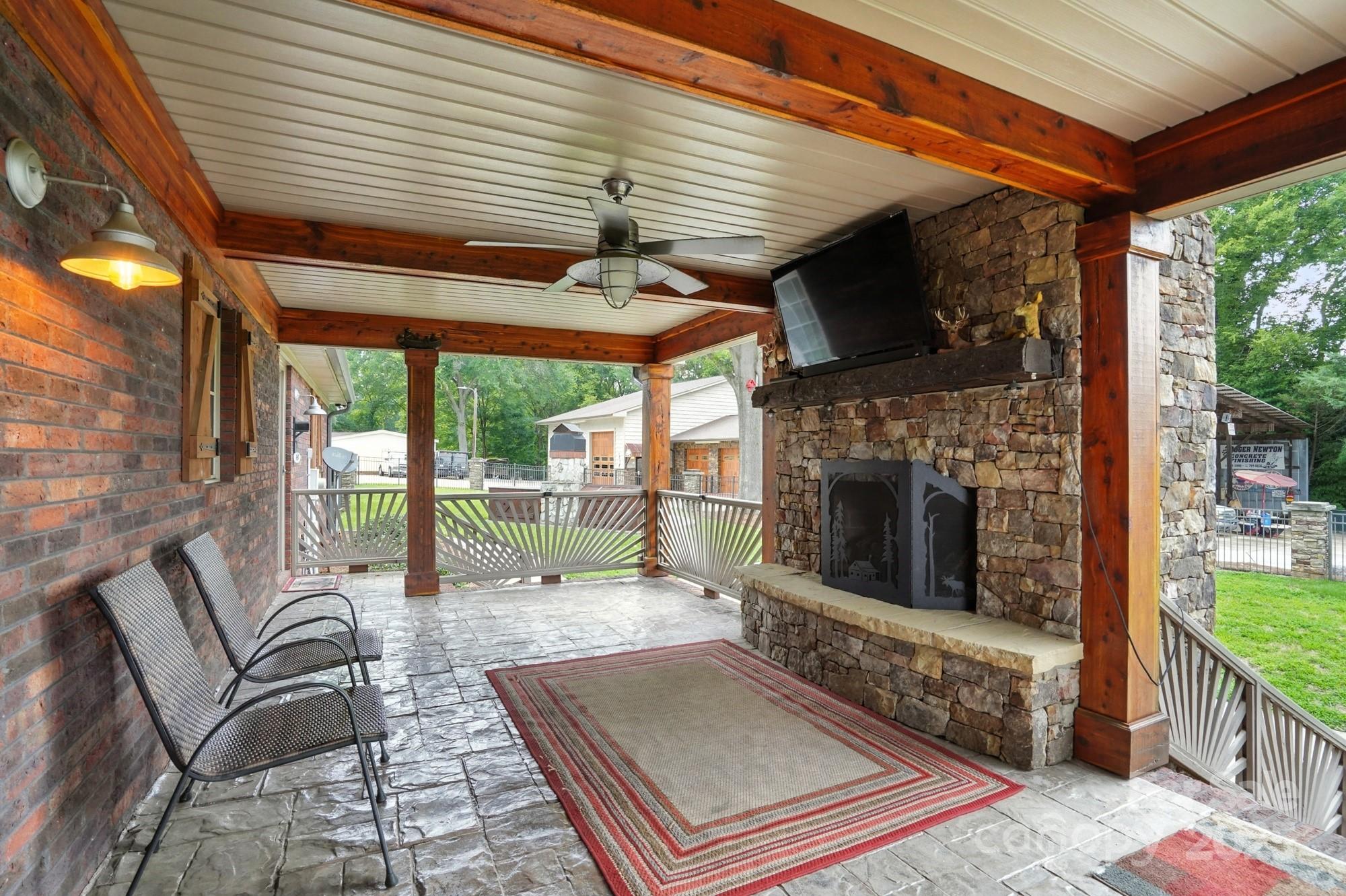 Wolf Meadow Acres - Residential