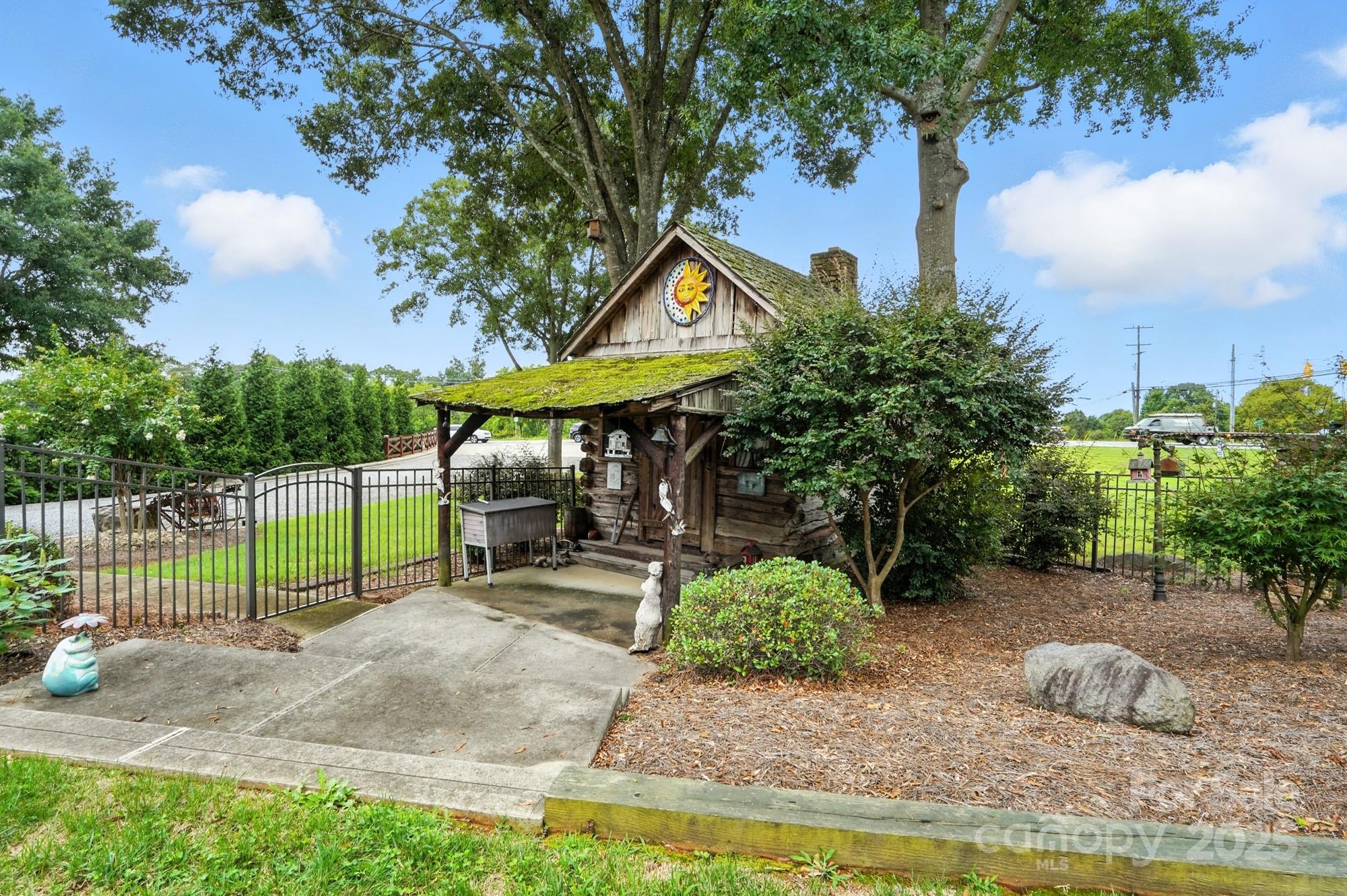 Wolf Meadow Acres - Residential