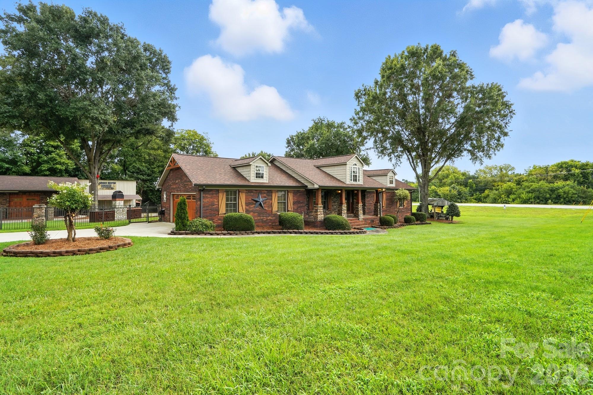 Wolf Meadow Acres - Residential