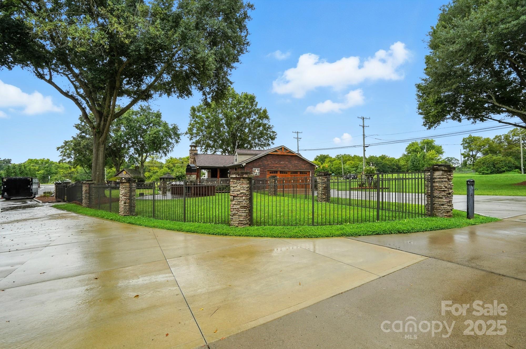 Wolf Meadow Acres - Residential