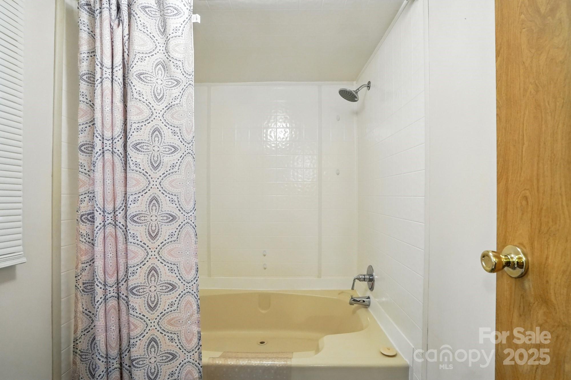 Wolf Meadow Acres - Residential