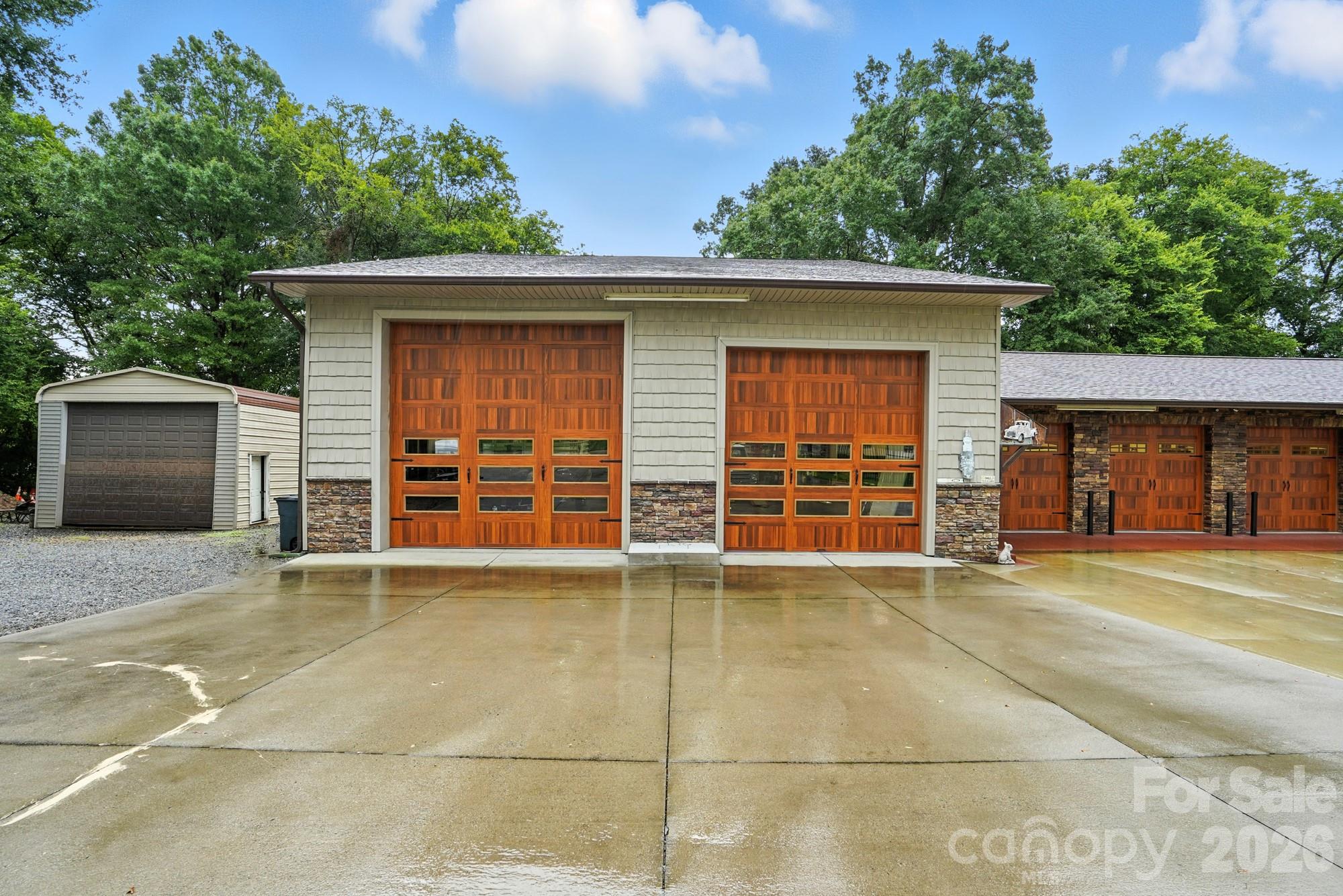 Wolf Meadow Acres - Residential