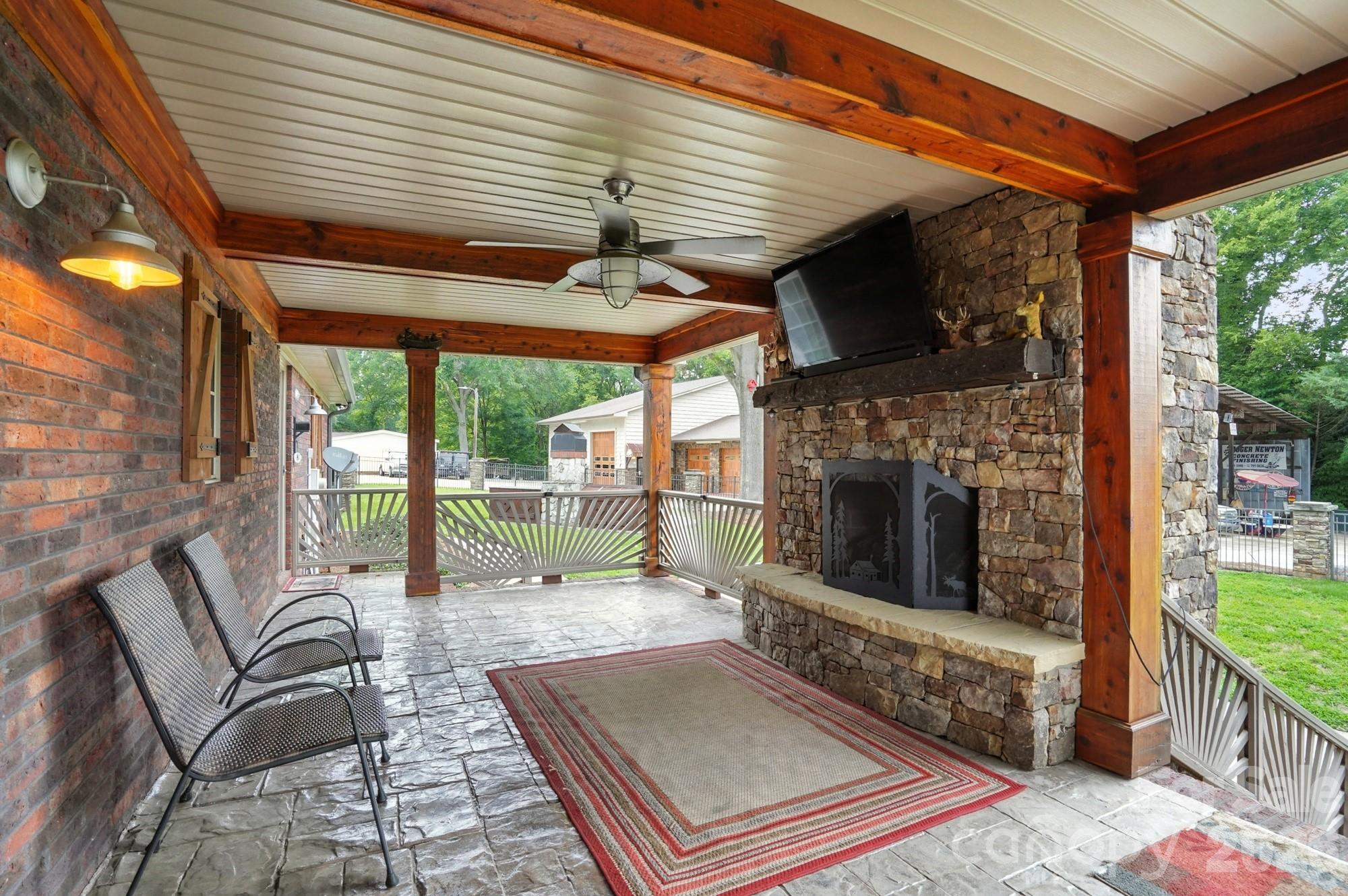 Wolf Meadow Acres - Residential
