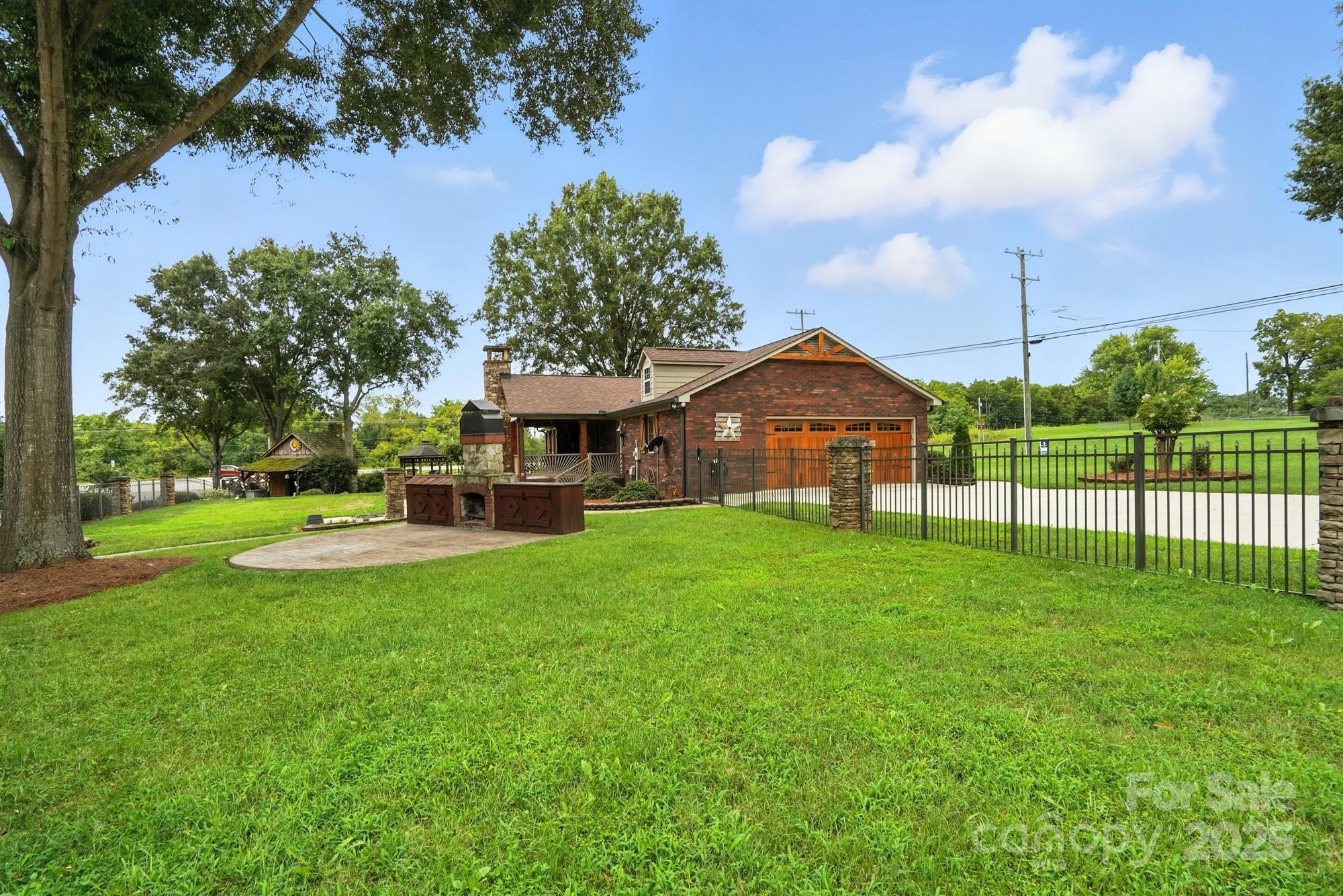 Wolf Meadow Acres - Residential