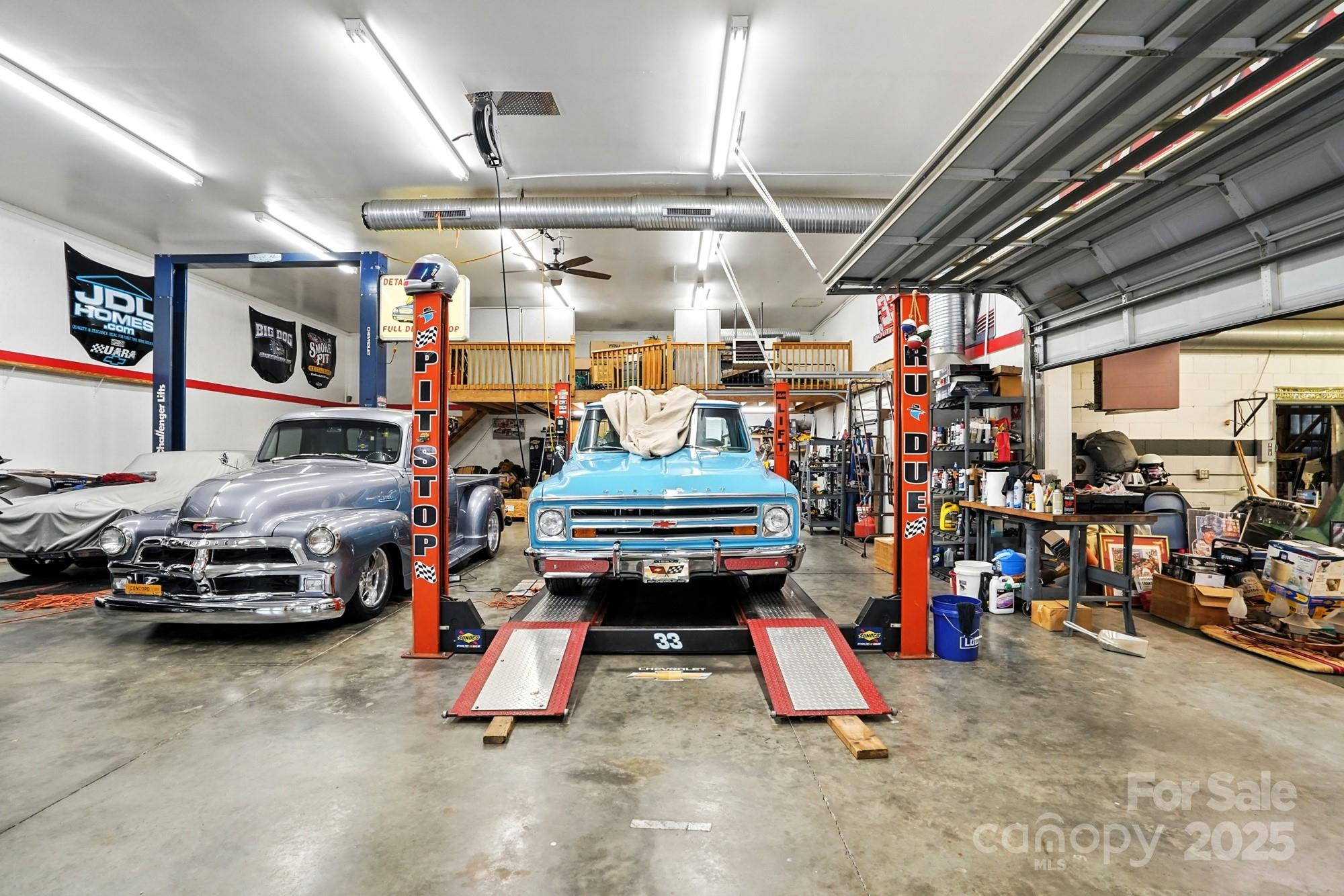 Wolf Meadow Acres - Residential