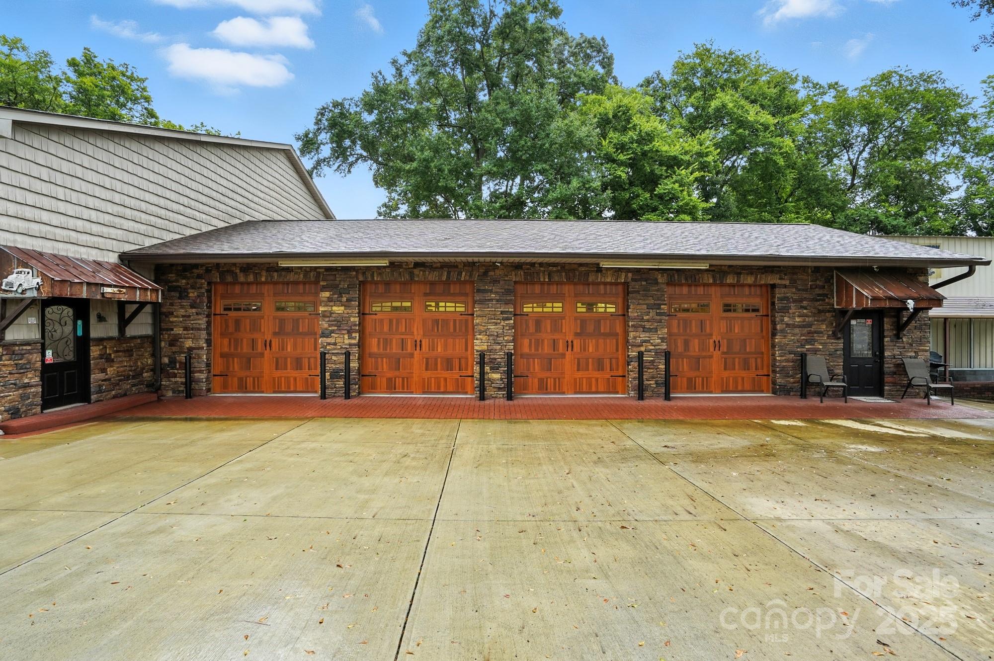 Wolf Meadow Acres - Residential