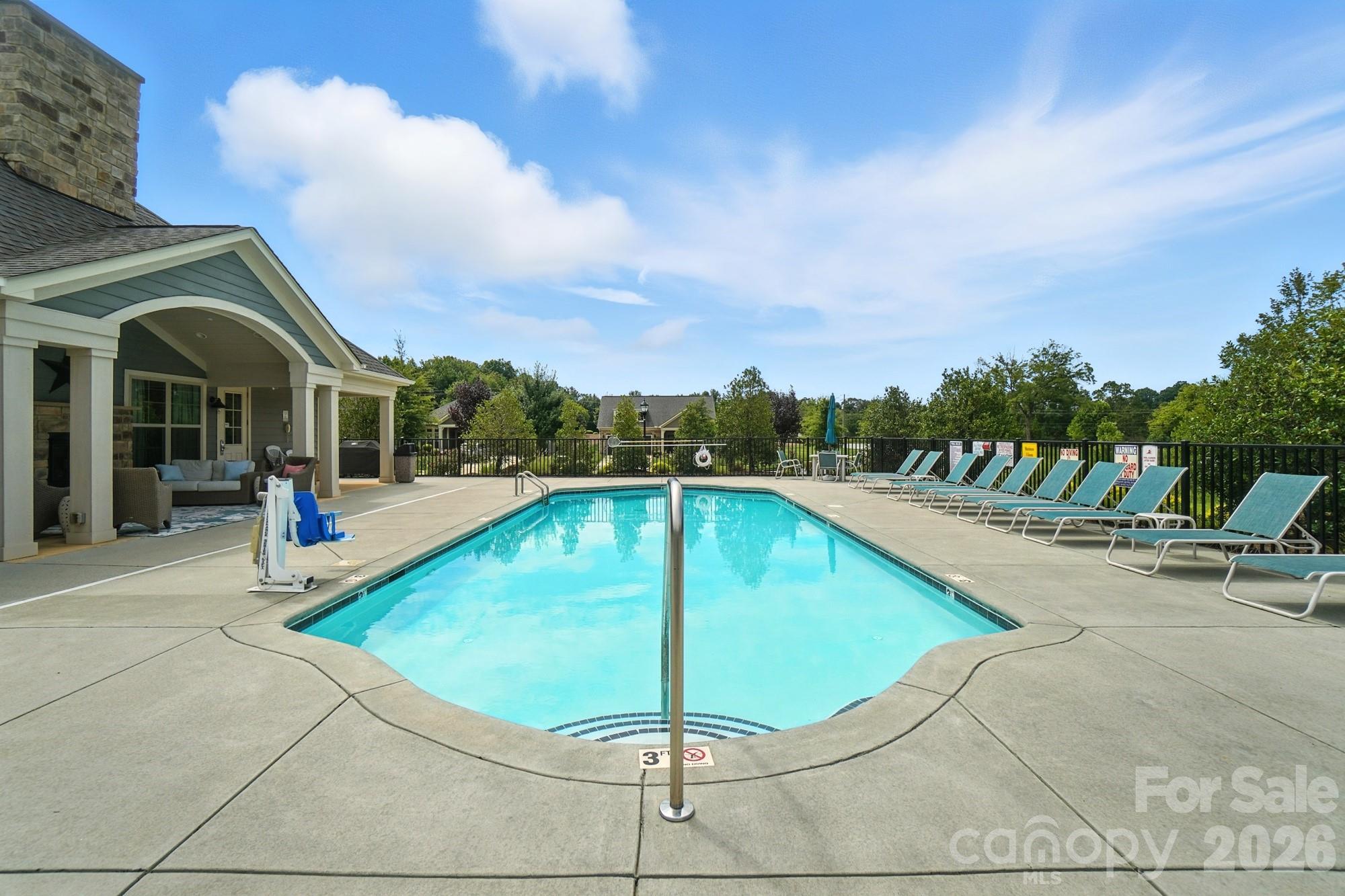Courtyards on Poplar Tent - Residential